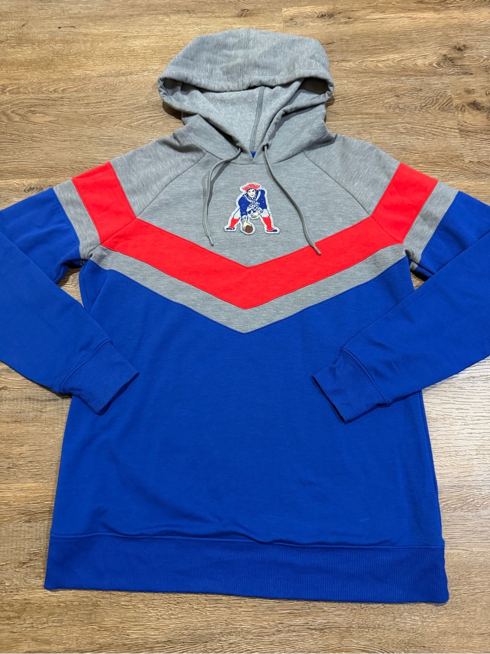 New England Patriots Fanatics Hoodie Women’s Medium Blue Red Gray Pullover - Picture 2 of 8